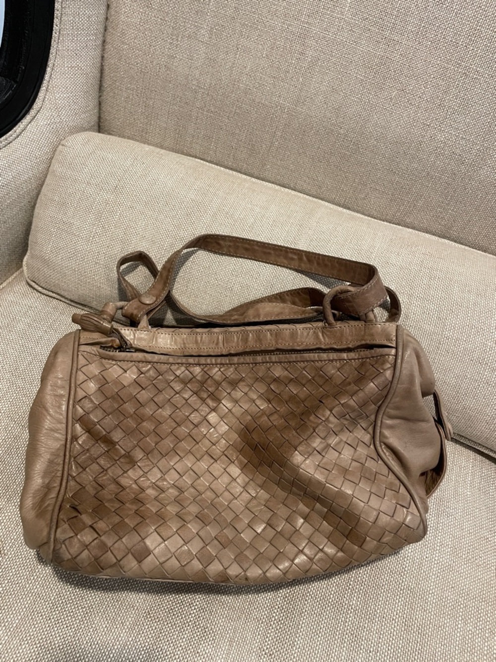 Bottega Veneta Intrecciato Leather Shoulder Bag in Taupe - Picture 10 of 16